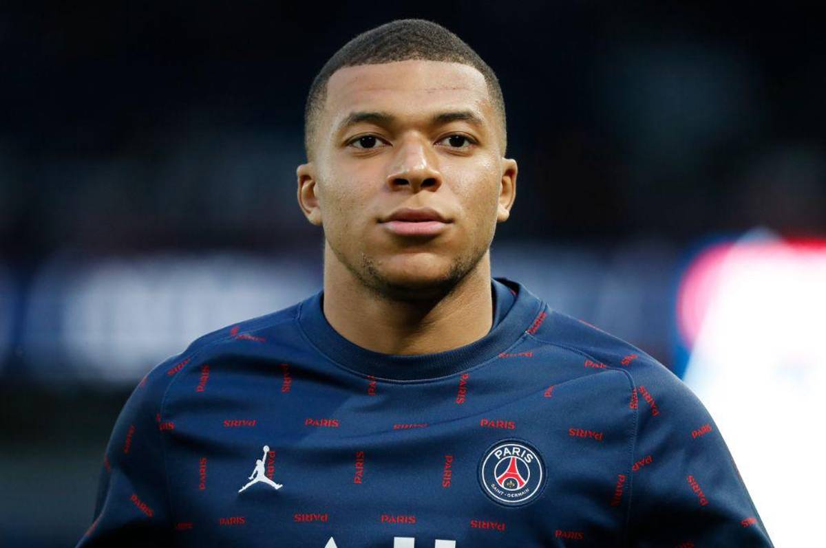 La nueva pareja de Mbappé en el PSG y el galo recibe nueva oferta, Liverpool le roba figura al City y amigo de Messi rumbo a Arabia