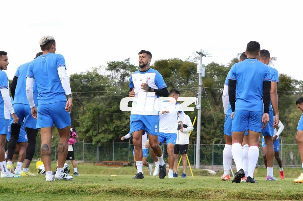 Olimpia no pierde tiempo y afina cada detalle: cómo está Arboleda y qué pasó con Chirinos, nominado al Puskas