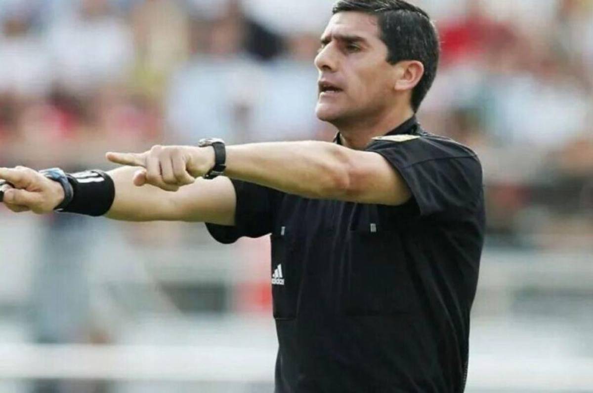 Árbitro confiesa que ayudó a Messi para jugar una final de la Copa América a cambio de un regalo: “Me lo dio en el camerino”