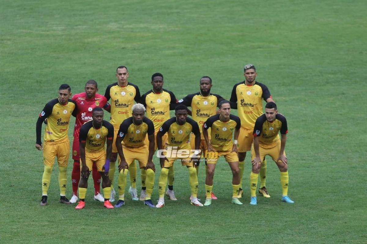 NO SE VIO EN TV: Los enfados de Héctor Vargas, dedicatoria de Moreira y el aficionado de la caguama en la fiesta de Motagua en la final