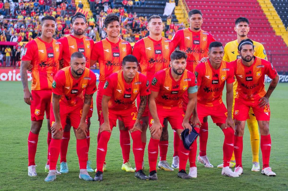 ¡De un solo a la titularidad! Getsel Montes y el otro hondureño que debutó con el Herediano ante equipo mexicano