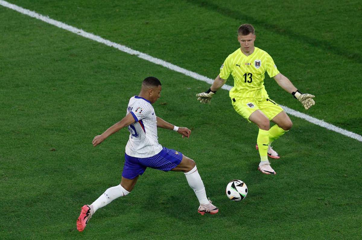 Mbappé se rompe, dardo de MisterChip a Kylian y Griezmann terminó lleno de sangre en el debut de Francia en la Eurocopa