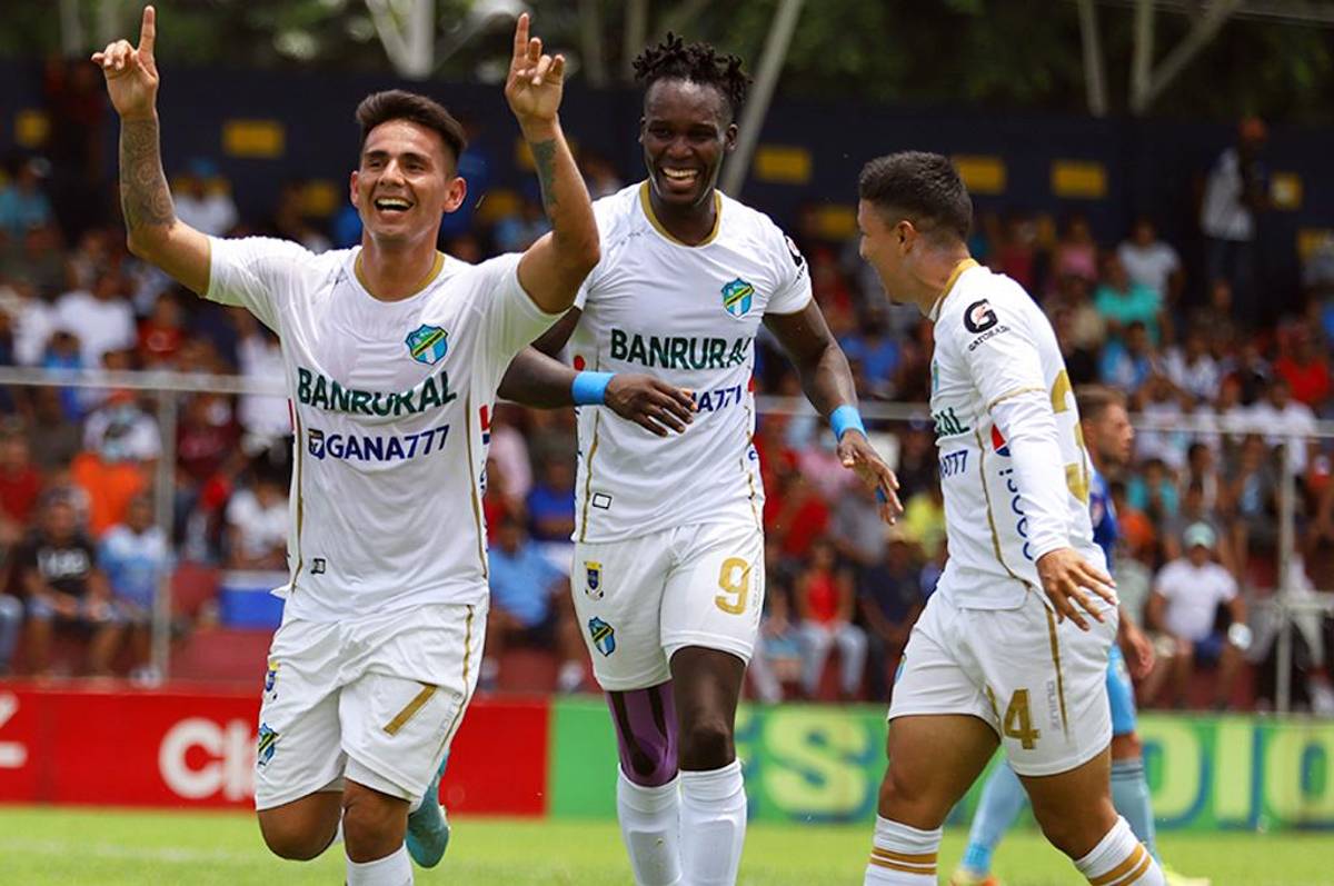 El Comunicaciones de Rubilio Castillo y Kevin López jugarán ante Municipal la Gran Final de Guatemala