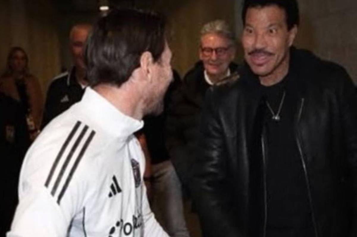 Nadie lo sabía: Messi se reencuentra al famoso al que le debe su nombre: Su madre lo contó; que alegría conocerte