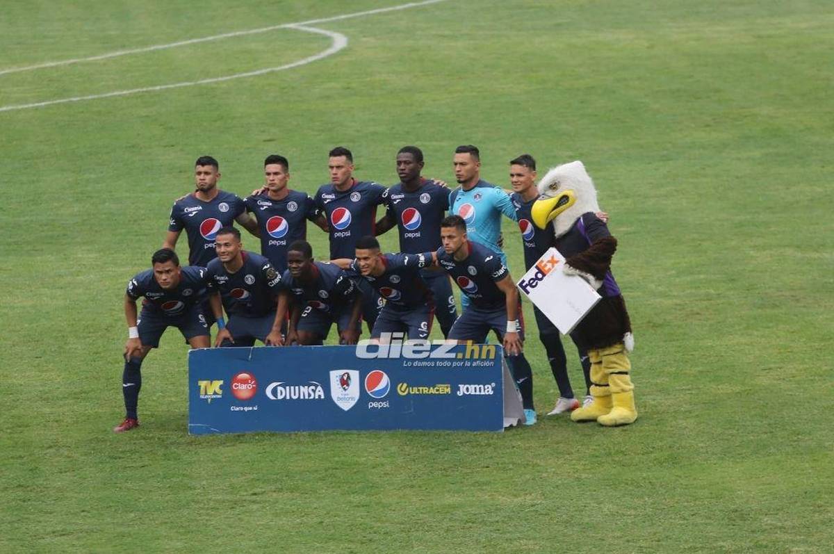 NO SE VIO EN TV: Los enfados de Héctor Vargas, dedicatoria de Moreira y el aficionado de la caguama en la fiesta de Motagua en la final
