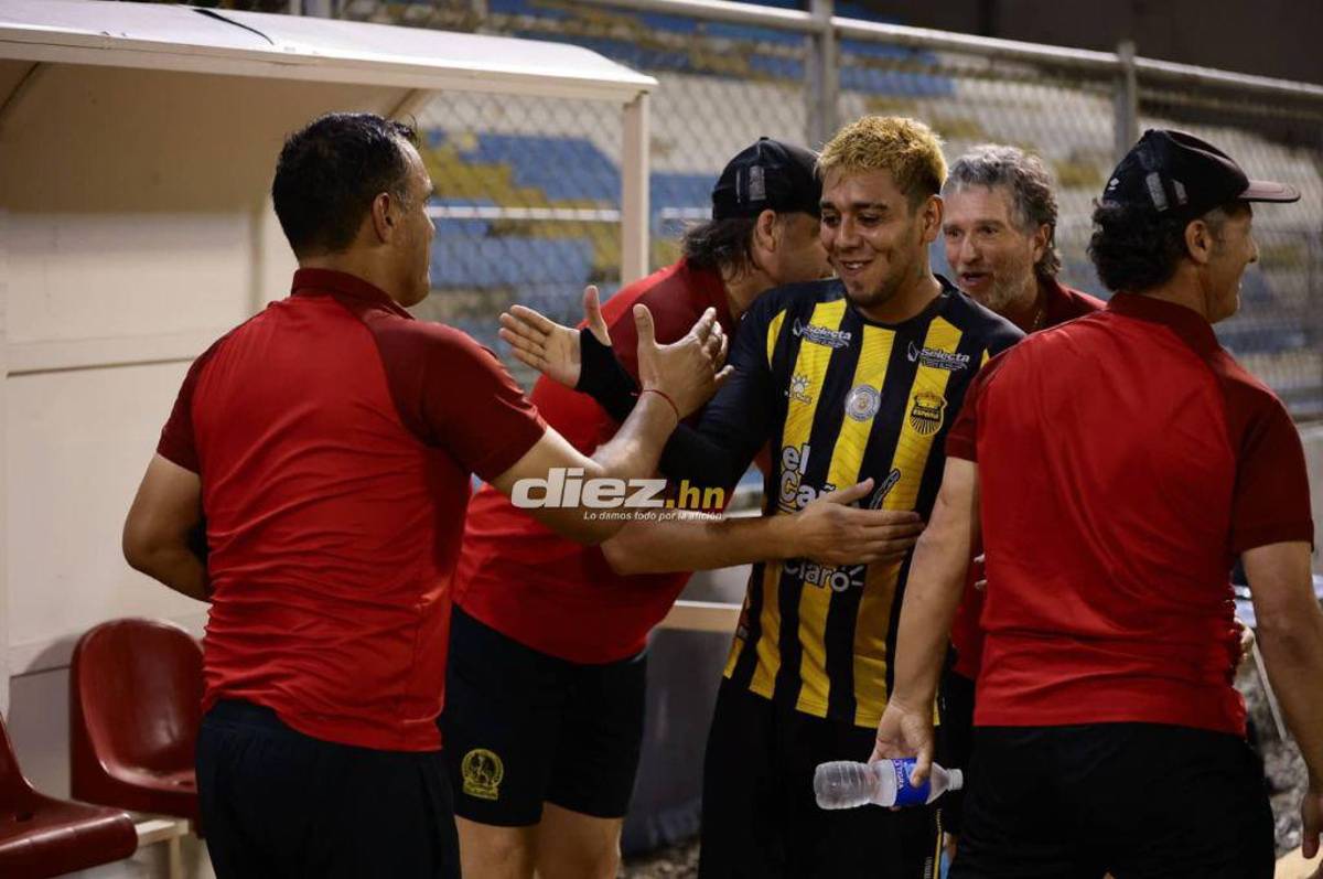 NO SE VIO EN TV: El cariño de Troglio a ex jugador de Olimpia, Gullit Peña causa furor y el regreso del ‘Doctor’