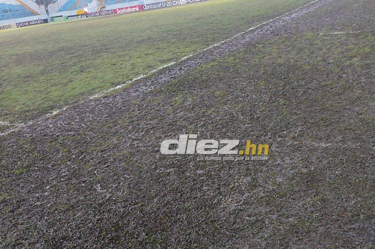 ¡Un completo potrero! Así de destrozado luce el estadio Morazán donde se está disputando el Premundial Sub-20 de Concacaf ¿Y el Nacional?
