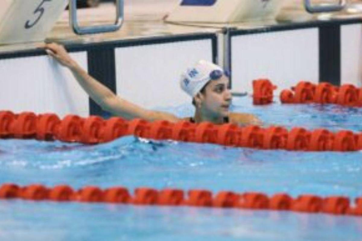 Julimar Ávila, nadadora hondureña que estará en París 2024: Salió en la revista Forbes, su récord y su especialidad en el agua