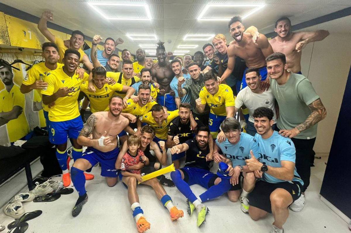 Con el regreso del Choco Lozano, Cádiz vence al Valencia y da un paso en el objetivo de la permanencia en España