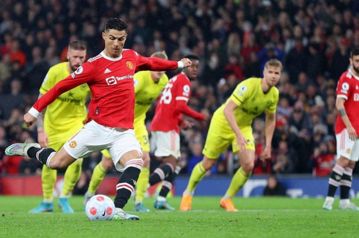 Cristiano Ronaldo sigue marcando goles en la Premier League de Inglaterra con el United.