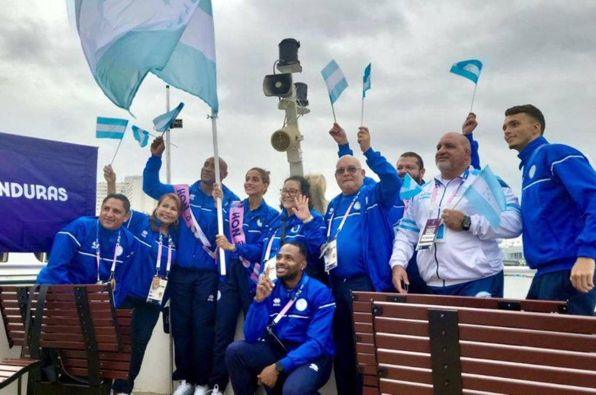 Delegación de Honduras brilla en la inauguración de los Juegos Olímpicos París 2024: así fue su paso por el Río Sena