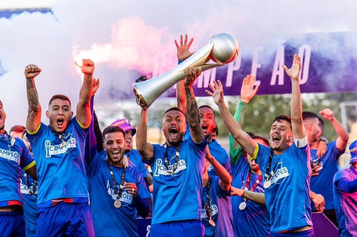 Julián Martínez ficha por el Alverca FC: Vinicius será su jefe y la hazaña que solo ellos pueden presumir