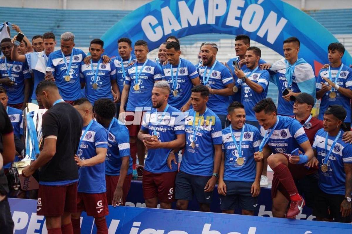 El gran gesto de Pereira con Omar Elvir, las lágrimas de Castellanos por la copa 18 de Motagua ¿y Rougier se despide?