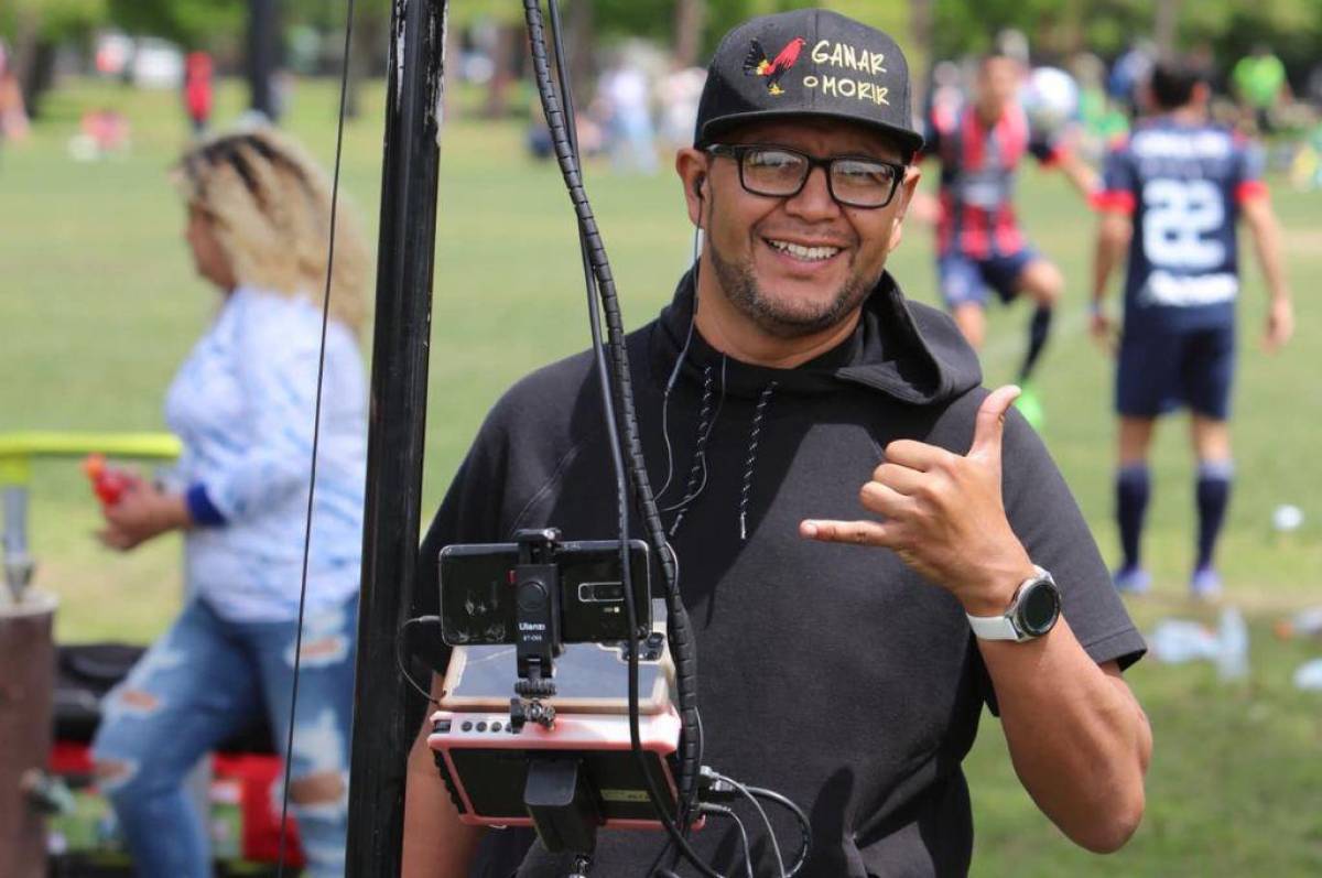 Adolfo Flores, el diseñador gráfico que se apasionó del fútbol amateur en Estados Unidos y se volvió viral en redes