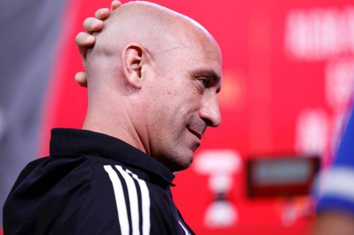 Fiscalía de España se olvida de Dani Alves y ahora piden esta dura sentencia para Rubiales por el beso forzado a Hermoso