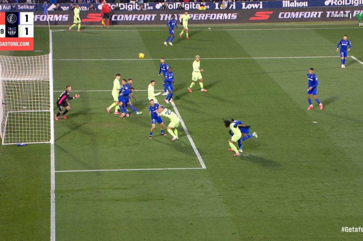 El penal no pitado a Koundé por el VAR, la manotada de Balde y el jugador del Barcelona que denunció insultos racistas