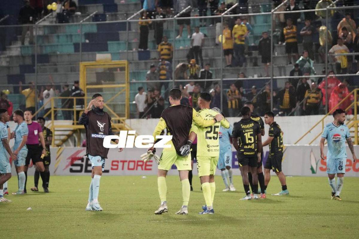 No se vio en TV: afición de Real España le grita de todo a sus jugadores y la celebración de Motagua tras el triunfo