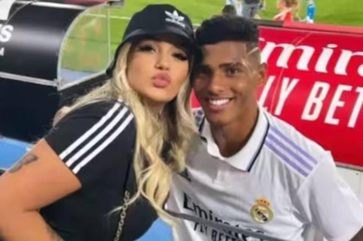 Se tatuó el nombre de “su hija” y descubrió que no es el padre biológico: “Hicimos pruebas de ADN y salieron negativas”