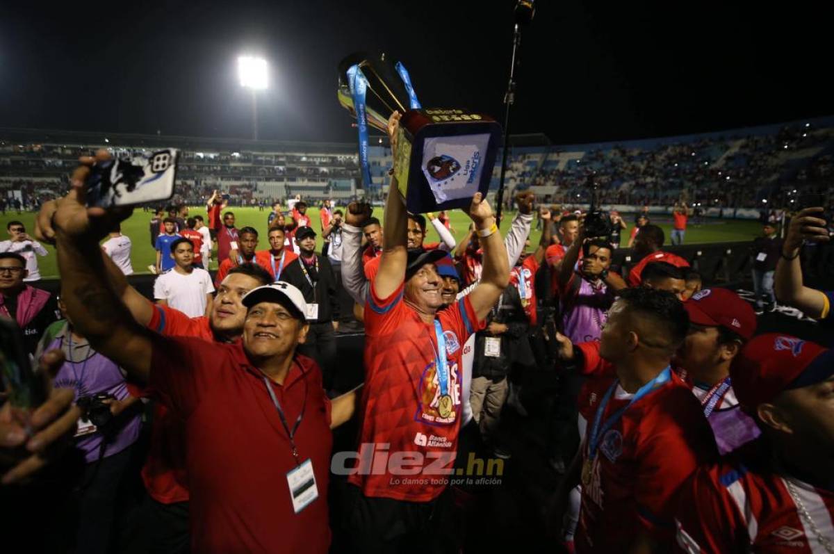 Pedro Troglio vivirá por siempre en el fútbol de Honduras: el récord que lo inmortaliza tras su séptimo título con Olimpia