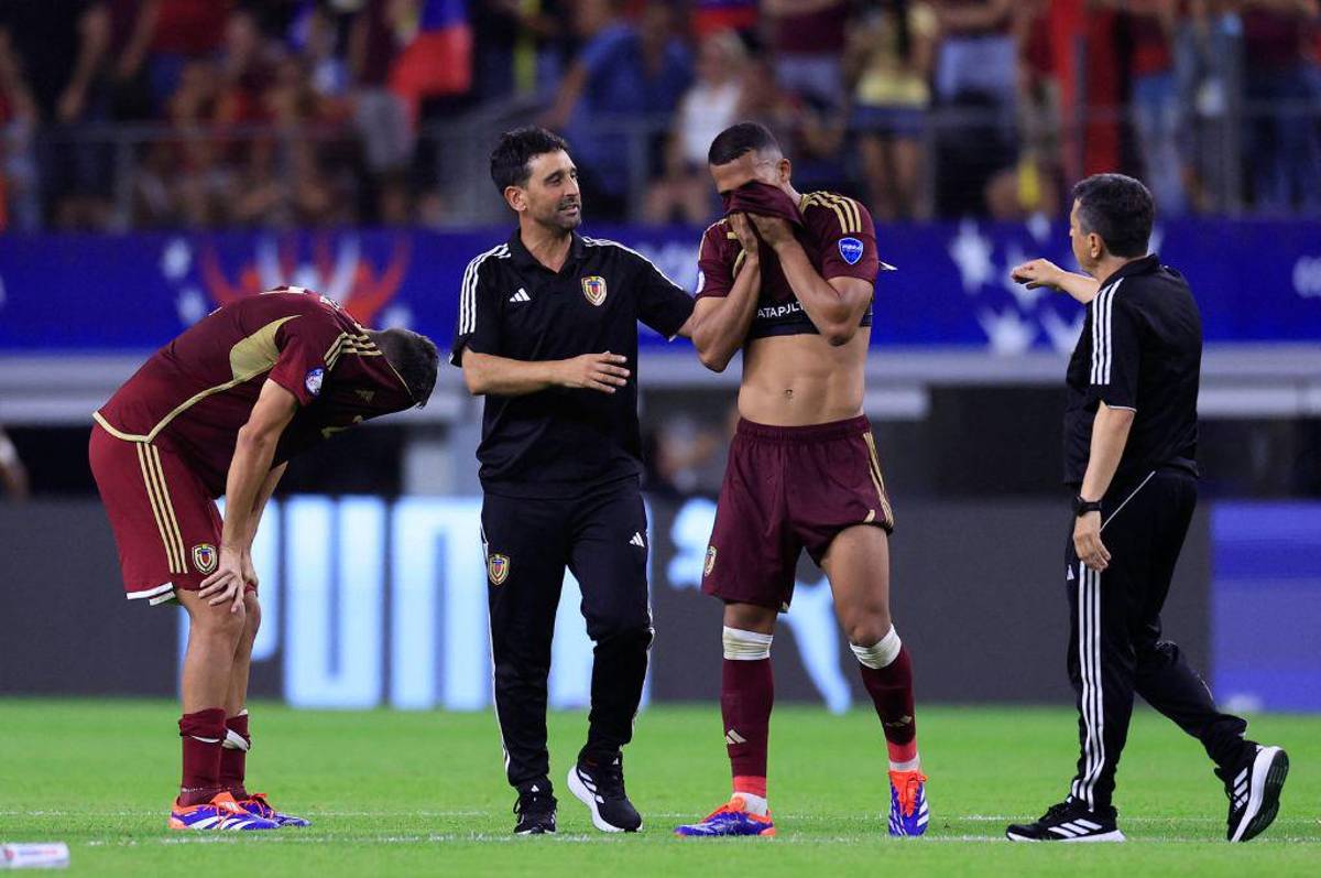 El histórico festejo de Canadá tras clasificar a semifinales de la Copa América y las lágrimas de los jugadores de Venezuela