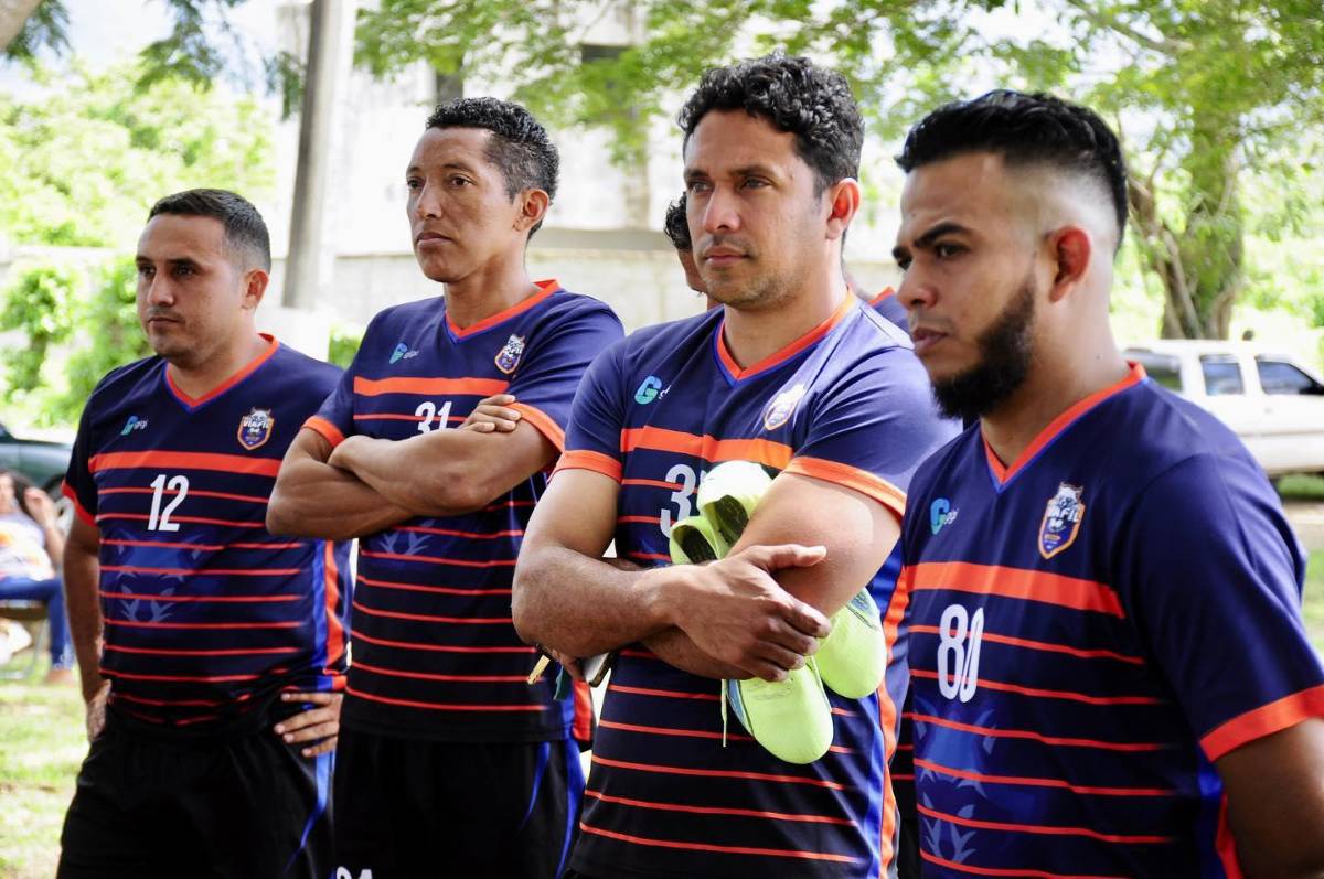 ¿Cómo lucen? Equipo burocrático ficha exseleccionados nacionales retirados y arman 11 titular de lujo