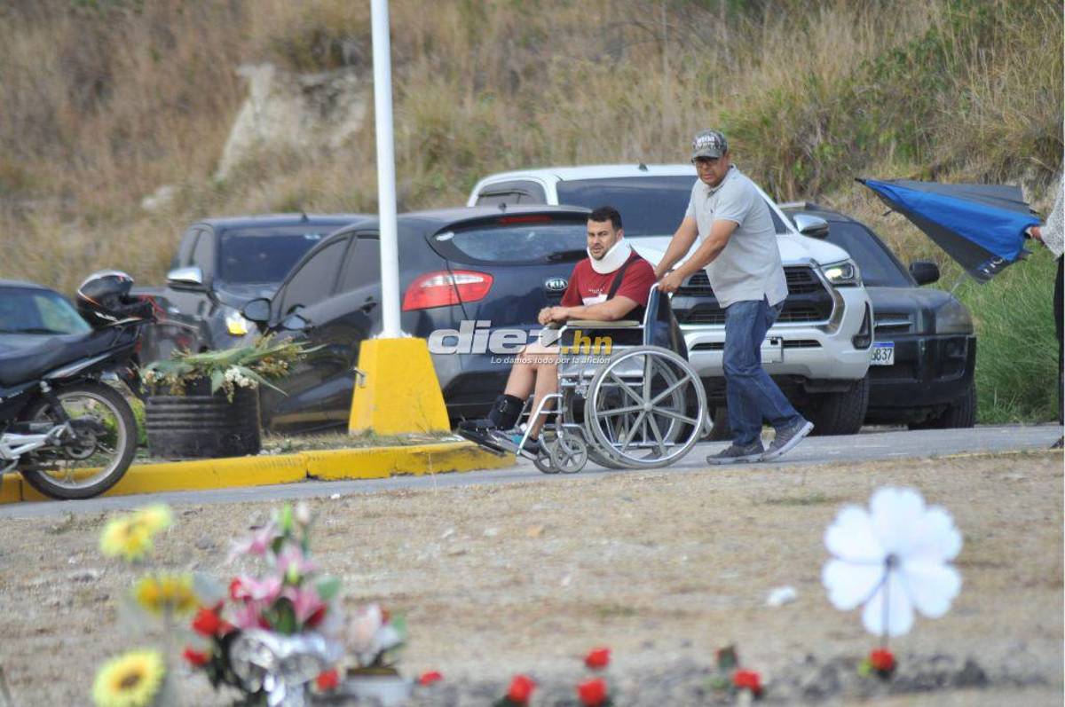 Desgarrador adiós: Rubén Matamoros llegó en silla de ruedas a enterrar a su hijo de 12 años y así recibió el respaldo