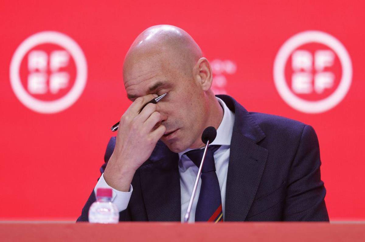 Fiscalía de España se olvida de Dani Alves y ahora piden esta dura sentencia para Rubiales por el beso forzado a Hermoso