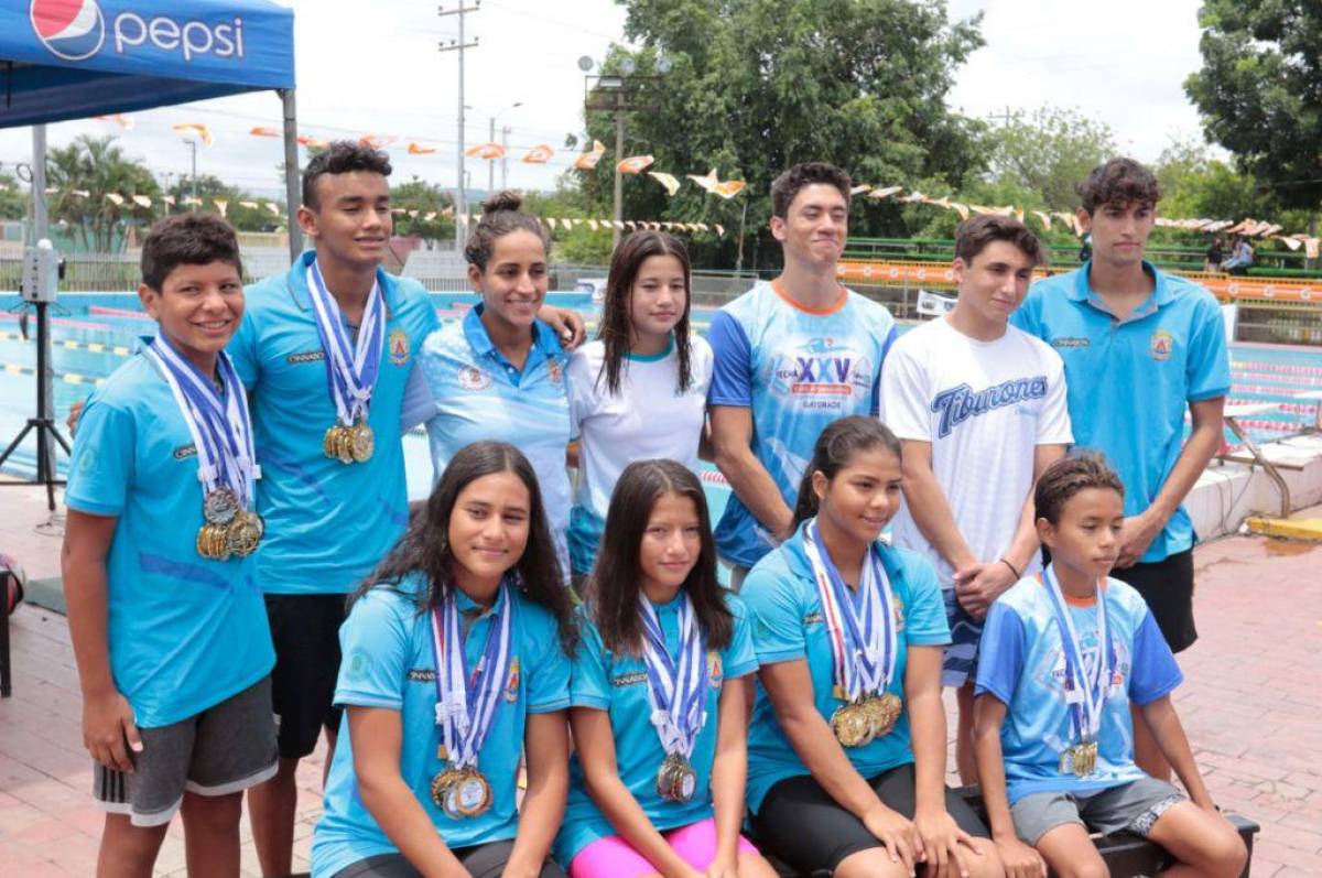 Nadadores del Club Municipalidad de SPS tuvieron una destacada participación. Foto Neptalí Romero