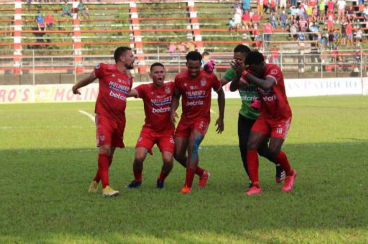 ¡Resisten los aceiteros y sufre Platense! Real Sociedad remonta al Vida y da un gran paso a la salvación en la Liga Nacional