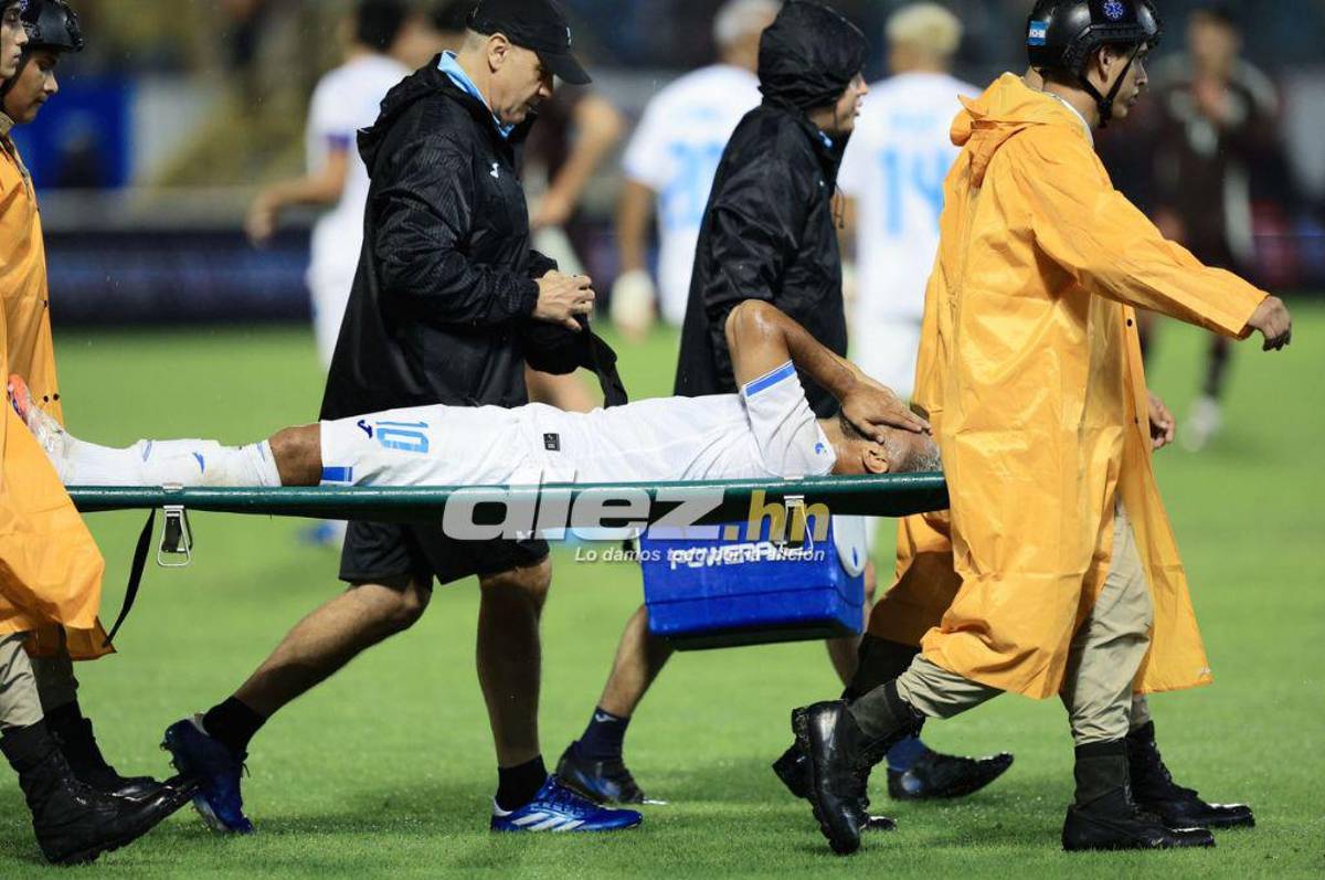 Bronca entre jugadores, el festejo de Honduras tras vencer a México y el feo gesto de Javier Aguirre, quien sufrió un corte en la cabeza