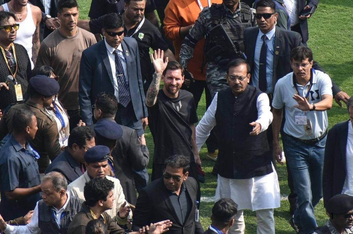 Messi desata caos en la India: detuvieron al organizador, la estafa que sufrieron y la razón por la que le lanzaron botellas