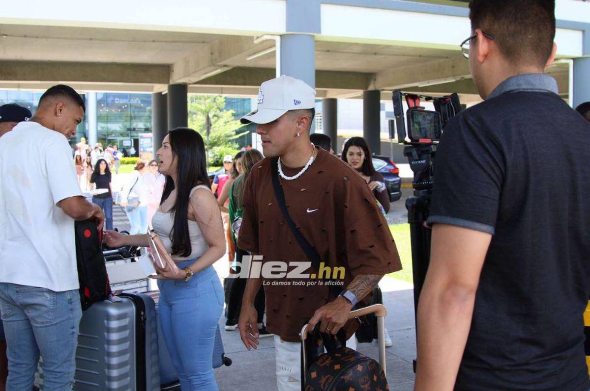 Ya están en Honduras: Locura de las chicas por Luis Palma en el aeropuerto y el tierno beso de Kervin Arriaga a su esposa
