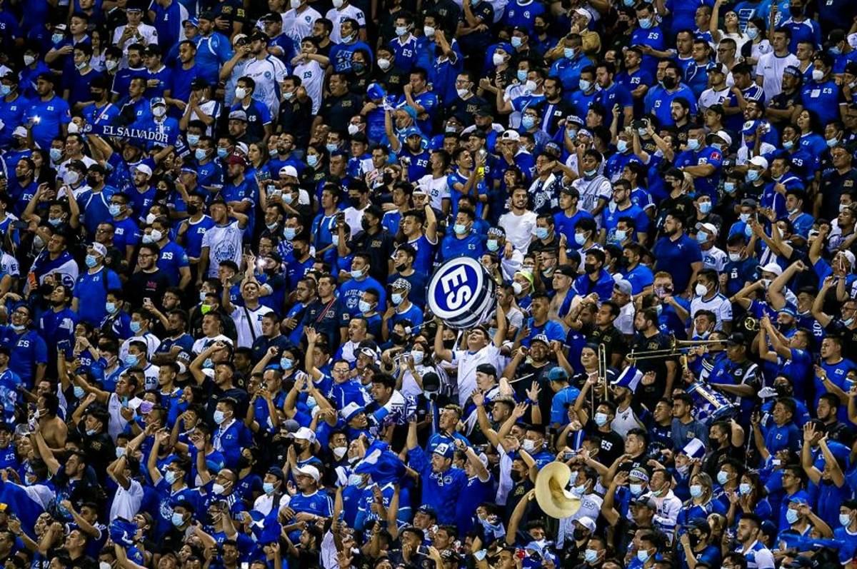 FIFA multa a El Salvador por incidentes en partido de eliminatoria mundialista rumbo a Qatar 2022