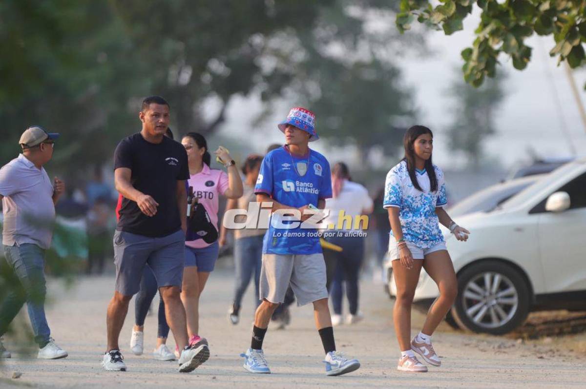 Así está el ambiente en el estadio Olímpico por el duelo del repechaje entre Real España y Olimpia; bellas aficionadas