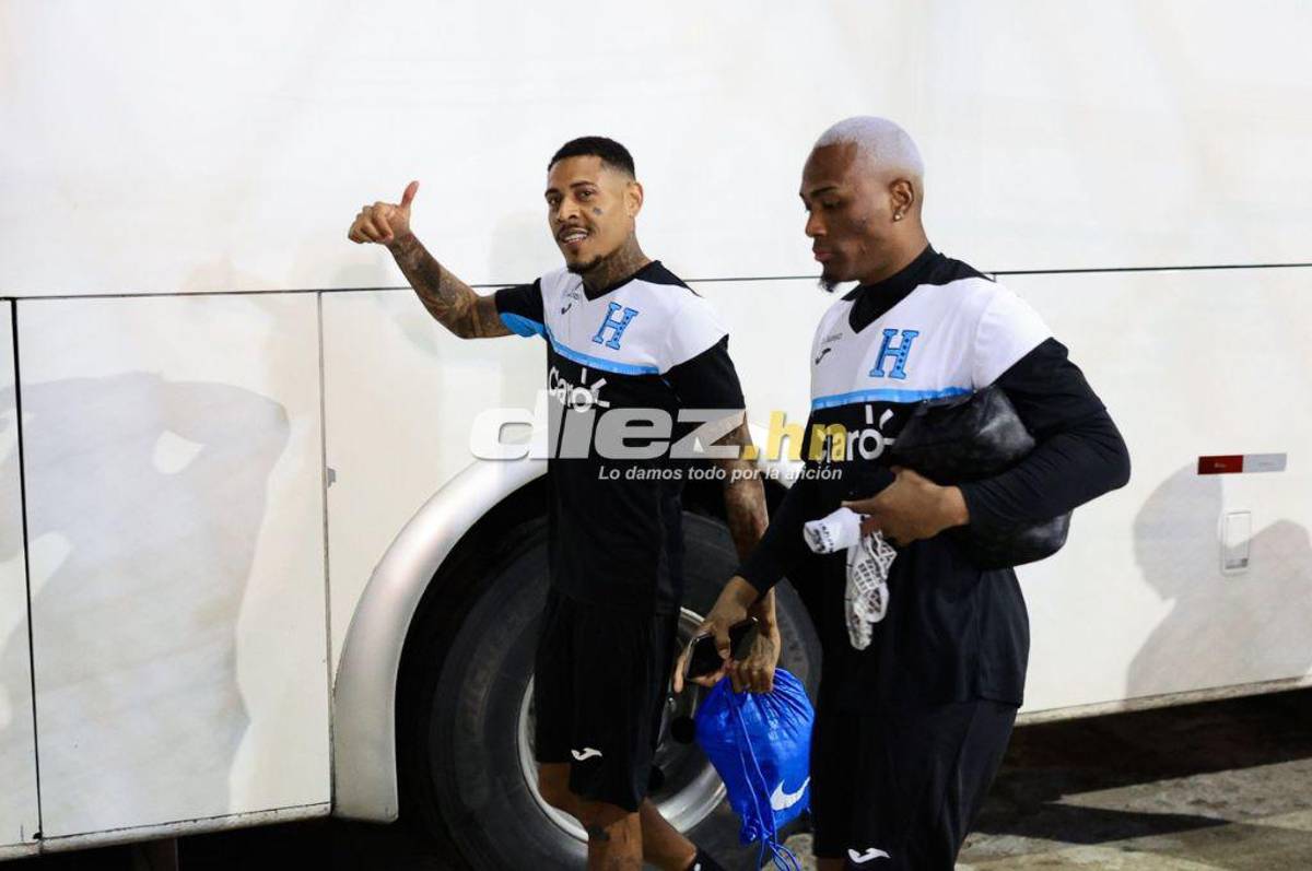 Las primeras imágenes de Yustin Arboleda con la camisa de la Selección de Honduras y un invitado especial en el entreno