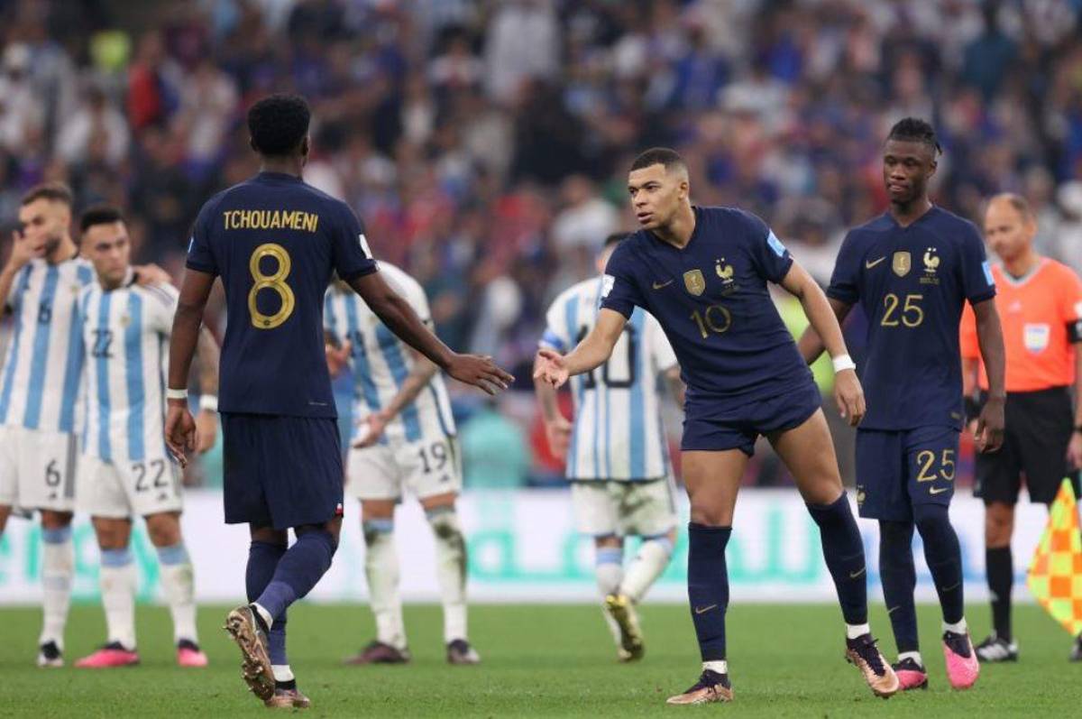 “Cuando vaya a la Selección con Mbappé seguramente hablaremos de su venida al Real Madrid...”