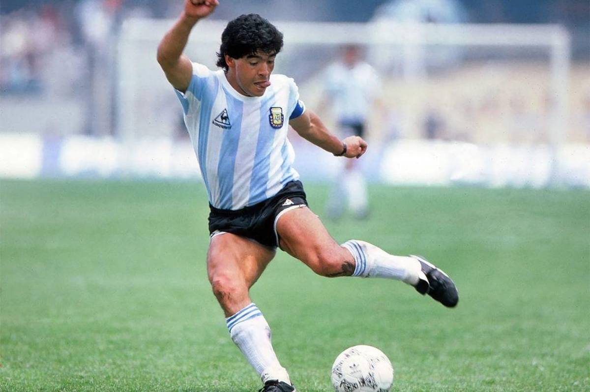Maradona no ganó ni el 1% de lo que él hizo; es de otro planeta, los demás están en la Tierra. El día que se vaya lo vamos a llorar