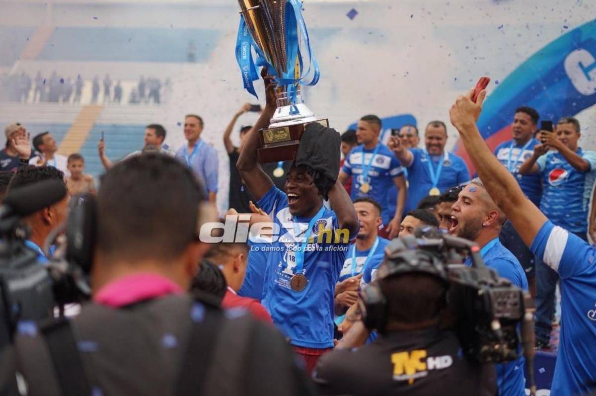 El gran gesto de Pereira con Omar Elvir, las lágrimas de Castellanos por la copa 18 de Motagua ¿y Rougier se despide?