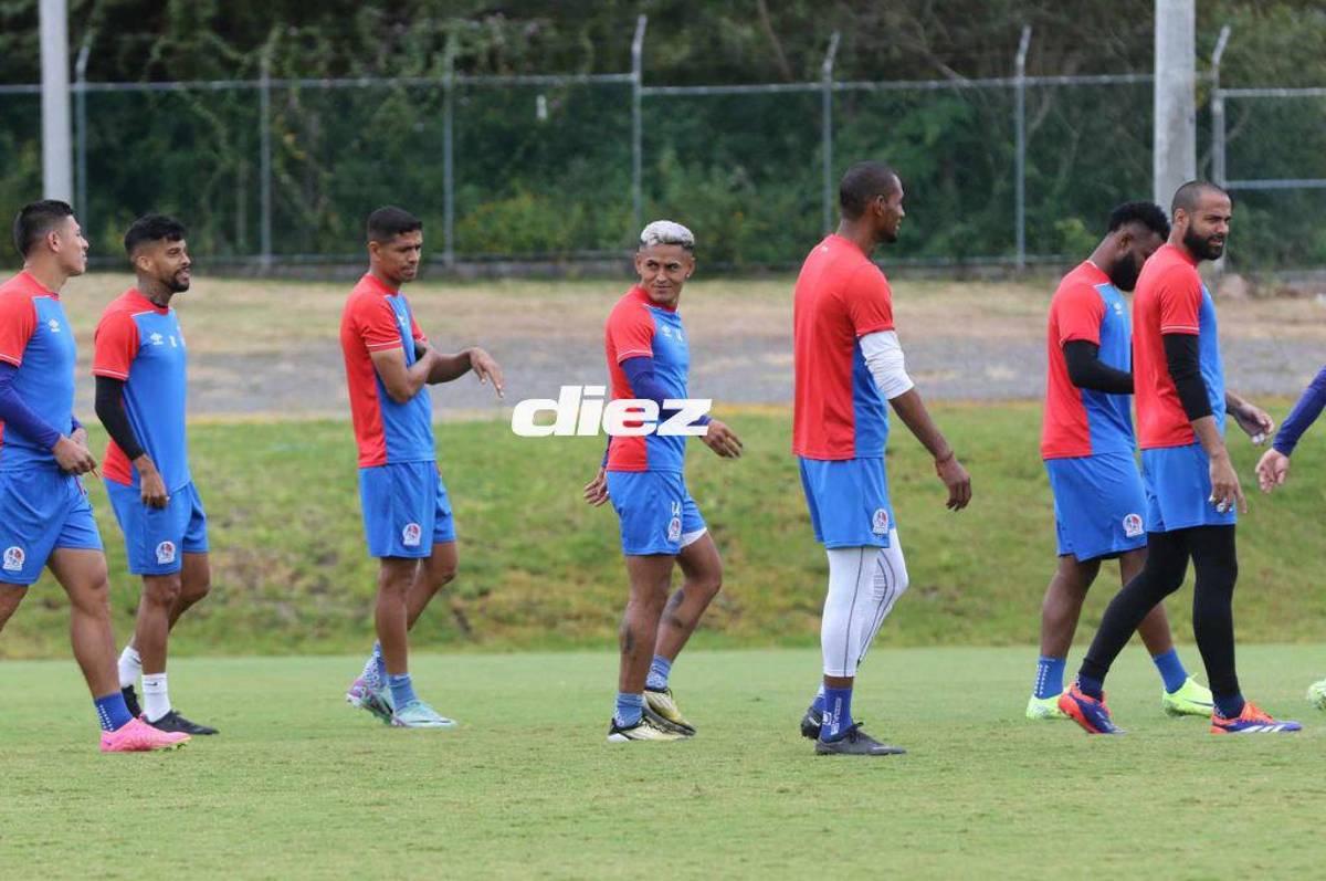 Risas, bromas y la foto de Pedro Troglio con el Chelito: Así fue el entreno del Olimpia previo a la semifinal ante Olancho FC