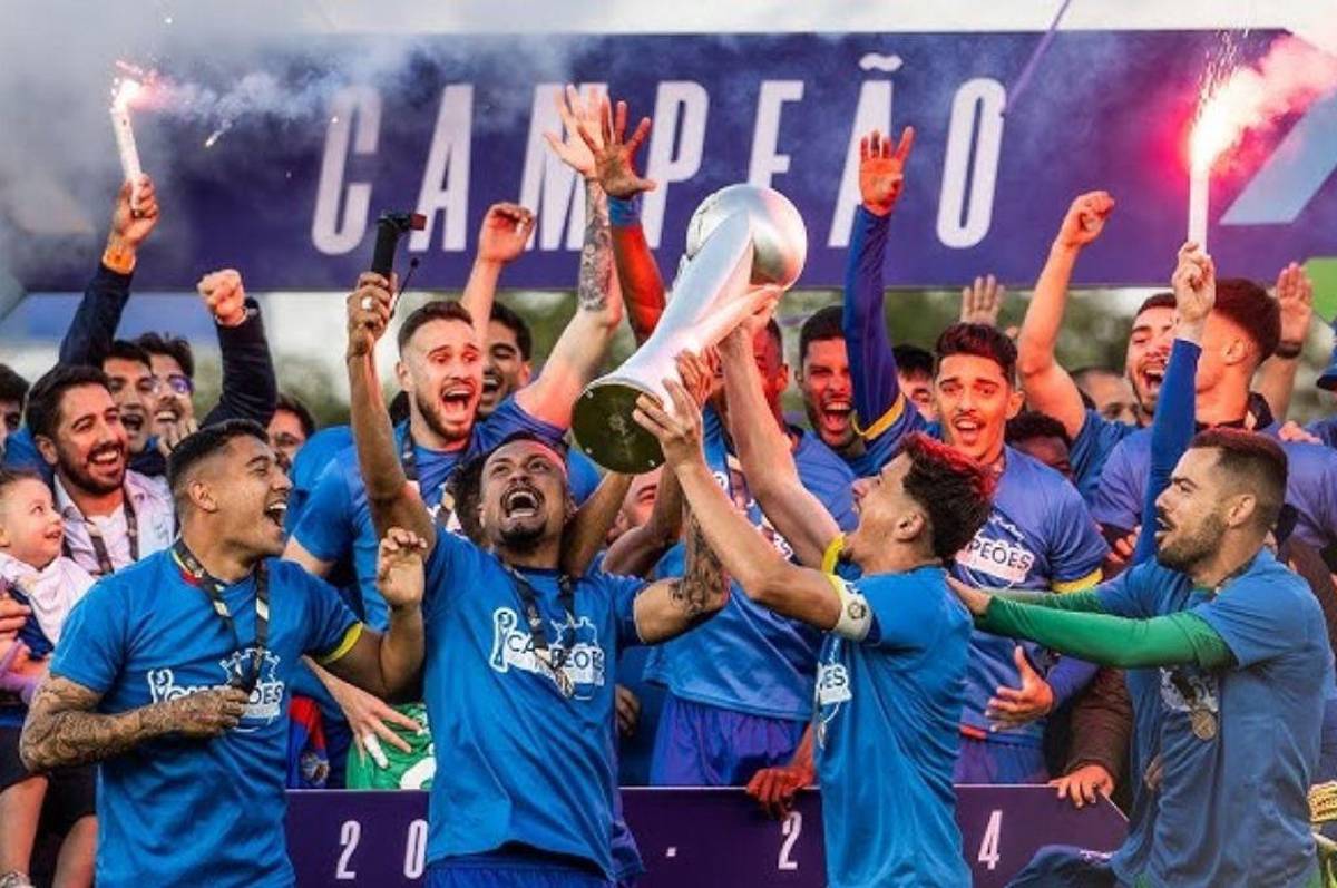 Julián Martínez ficha por el Alverca FC: Vinicius será su jefe y la hazaña que solo ellos pueden presumir