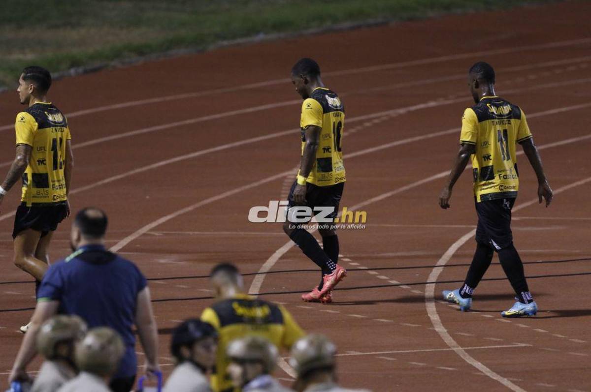 Piden la salida de Falero, el youtuber estadounidense que llegó al Olímpico y lo que pasó con hincha de Real España