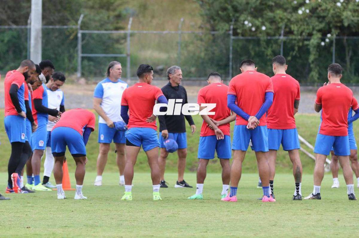 Risas, bromas y la foto de Pedro Troglio con el Chelito: Así fue el entreno del Olimpia previo a la semifinal ante Olancho FC