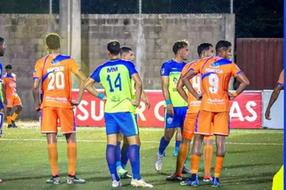 ¡El árbitro fue protagonista! Los Lobos quedan eliminados del torneo tras empatar ante Olancho que quedó con nueve jugadores