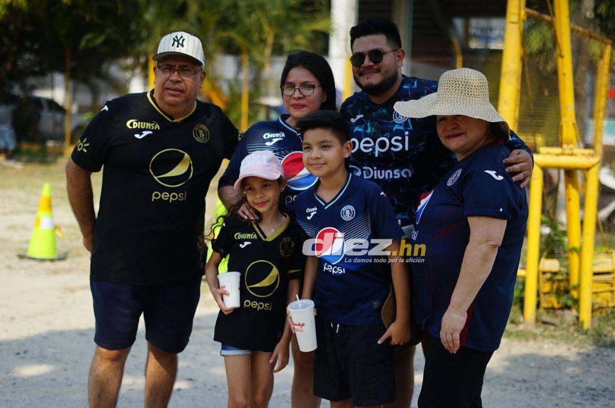 Motagua-Tigres: Resguardados con helicóptero, la invasión azteca y las bellas chicas que engalanan el estadio Olímpico