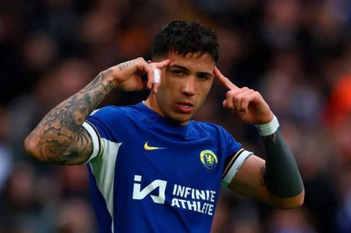 “Argentina, tierra de asilo para ex nazis en fuga”: El tremendo dardo de ex figura del Chelsea a Enzo por sus cánticos racistas