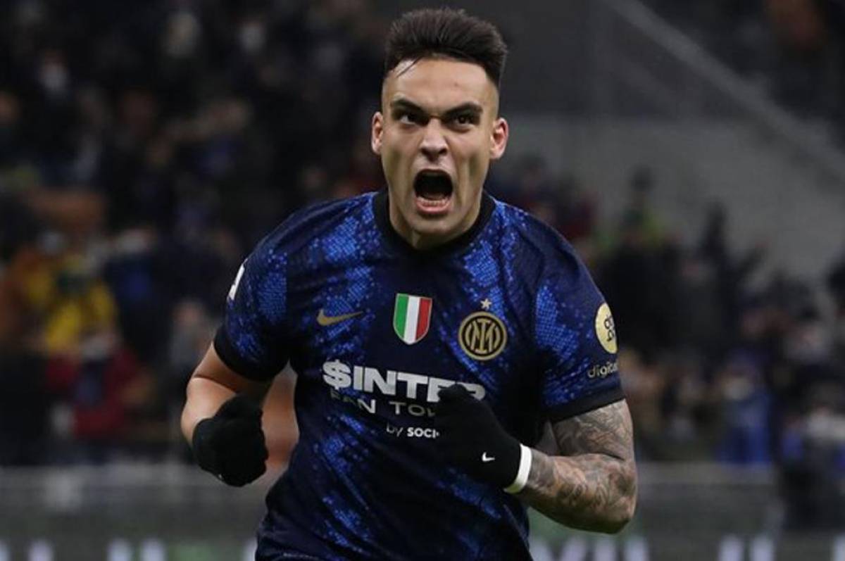 Lautaro Martínez reveló que Messi buscó convencerlo para jugar en el Barcelona.