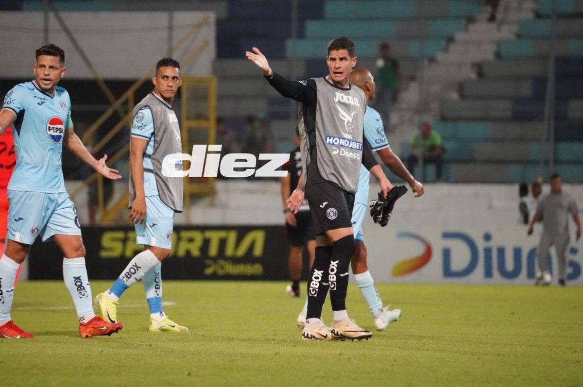 El provocador gesto de jugador de Motagua, niño sorprende a Anangonó y el abrazo de Diego Vázquez con su hijo tras el gol