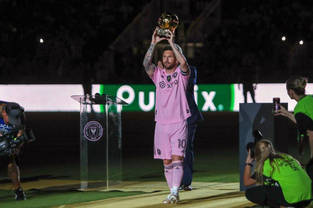 Messi celebró con la afición del Inter Miami su octavo Balón de Oro, pero cayó ante el New York City en el DRV PNK Stadium