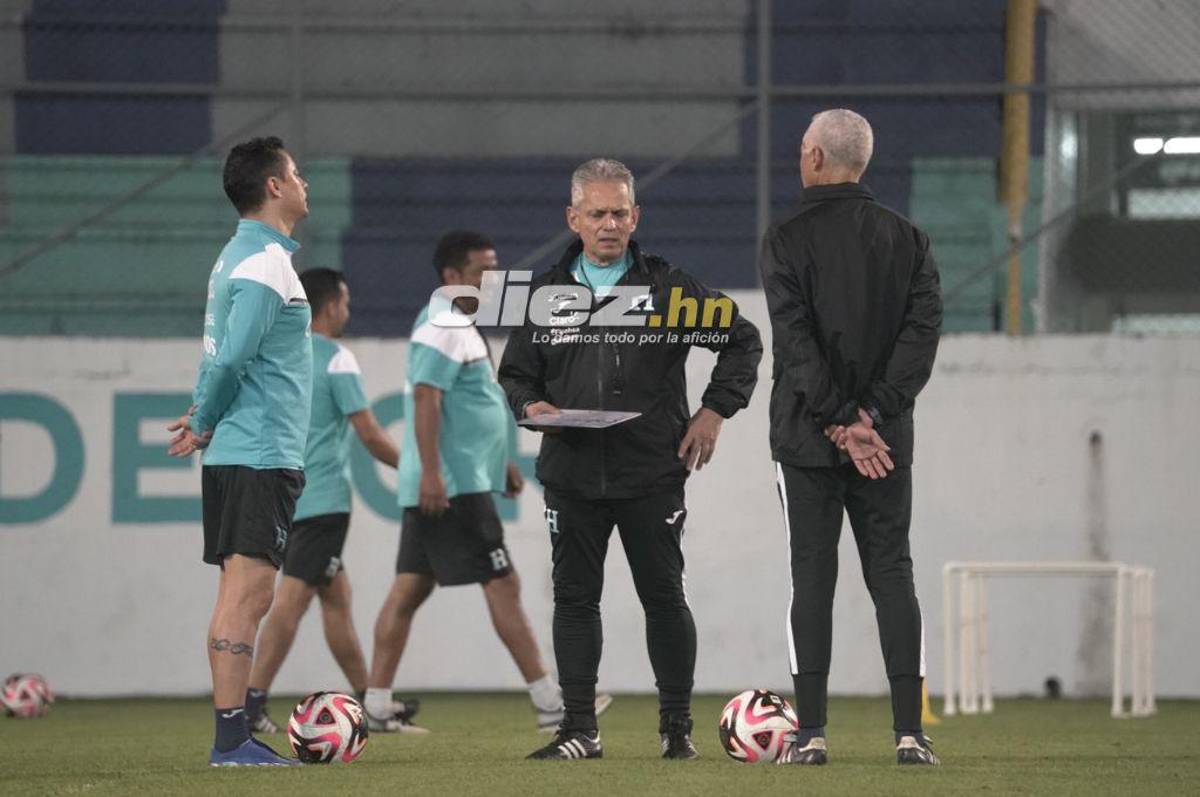 Las primeras imágenes de Yustin Arboleda con la camisa de la Selección de Honduras y un invitado especial en el entreno