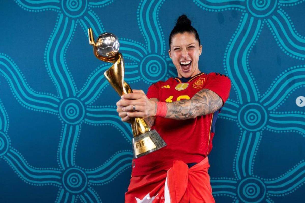 ¿Quién es Jenni Hermoso, la futbolista a la que besó Rubiales? Su relación con Putellas, juega en México y la “más amada” en España